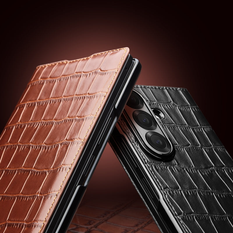 QIALINO Étui Premium Noir, en cuir véritable fait main, finition grain Alligator, pour Samsung Galaxy Z Fold7