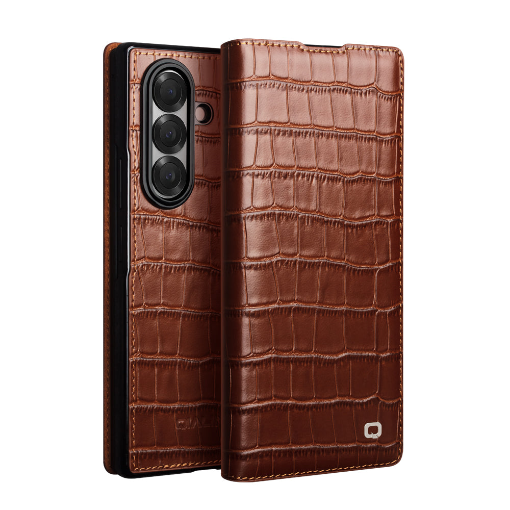 QIALINO Étui Premium Marron, en cuir véritable fait main, finition grain Alligator, pour Samsung Galaxy Z Fold7