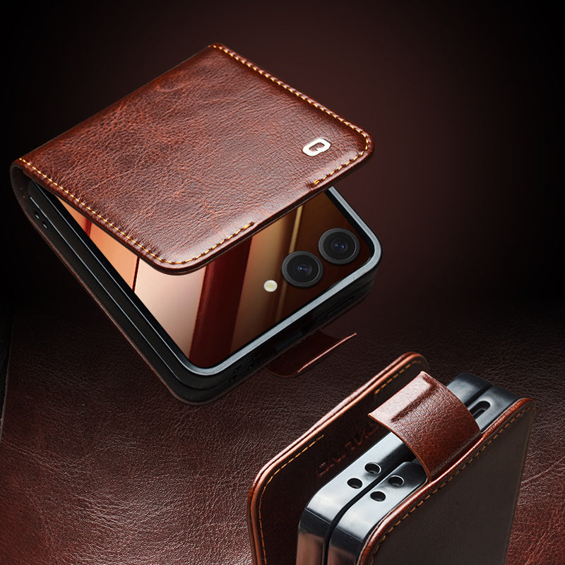 QIALINO Étui Premium Noir, en cuir véritable fait Main pour Samsung Galaxy Z Flip7